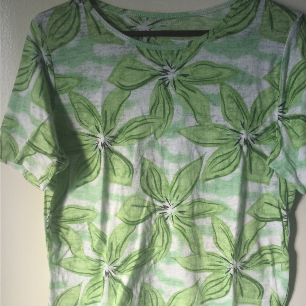 Women's  Medium Spring Green& White Floral Tee
